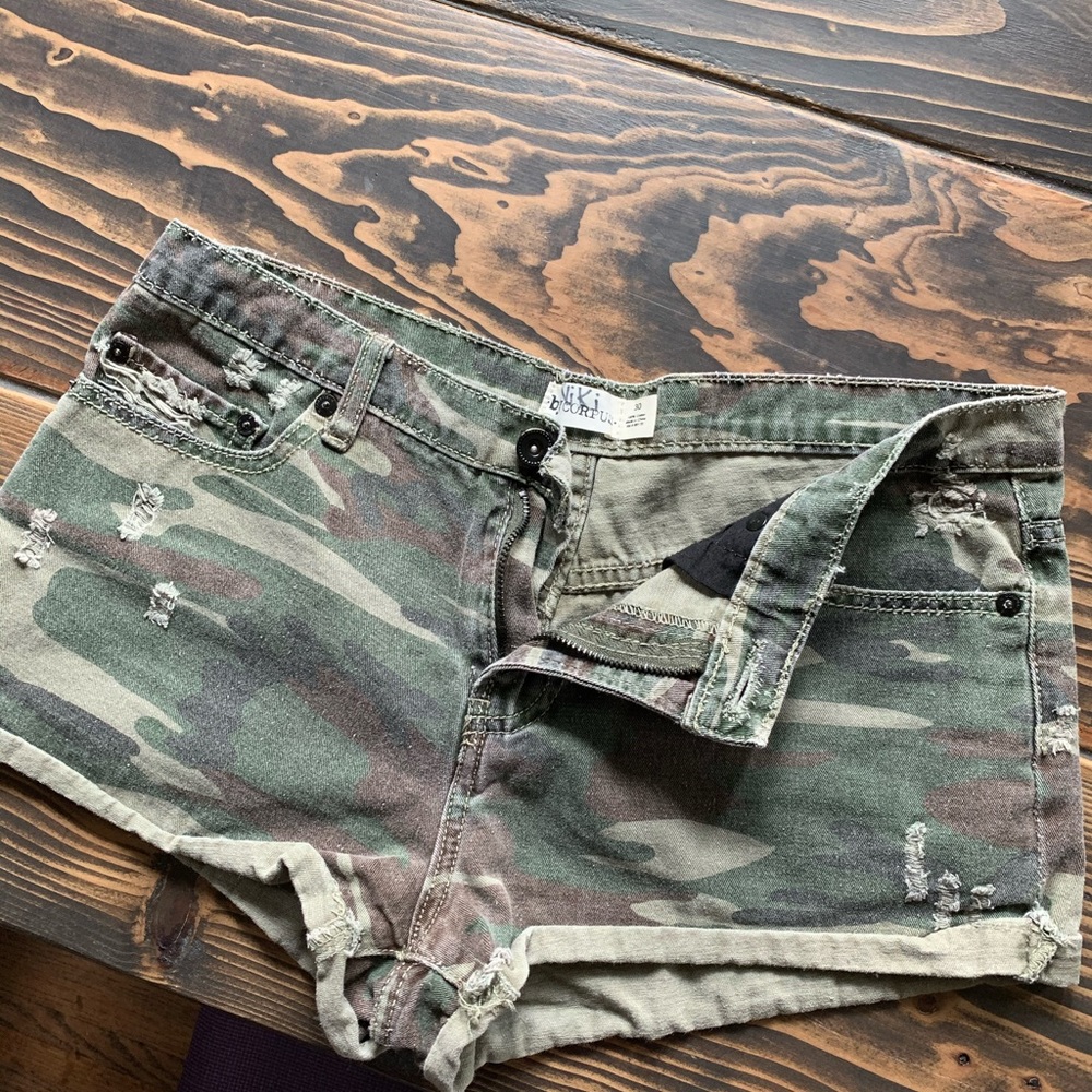 UO byCORPUS distressed camo shorts